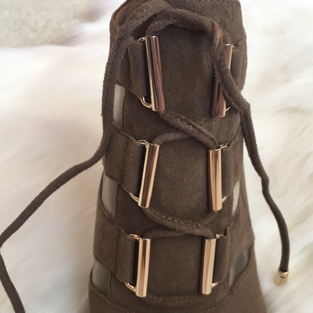 NIB ISOLA Brinly Nimbus Suede Bootie - Picture 6 of 9
